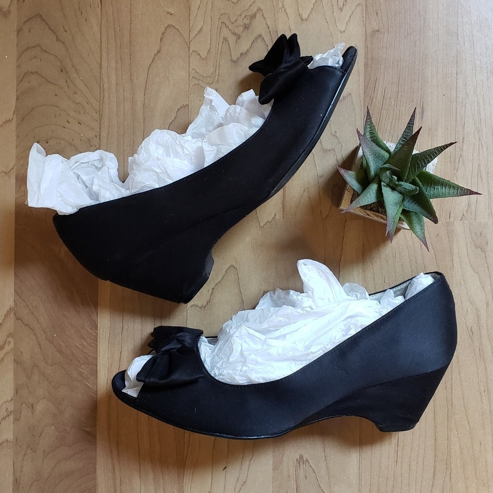 Vintage Nordstrom Black Satin Peep-Toe Wedges